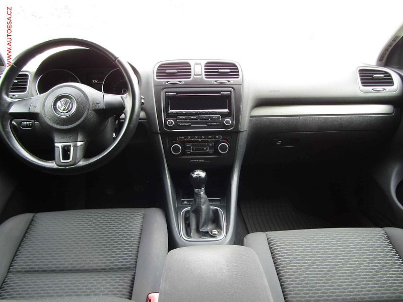 Volkswagen Golf (2012) 1.2 TSi, ČR, autoAC, temp - fotka 8 z 16