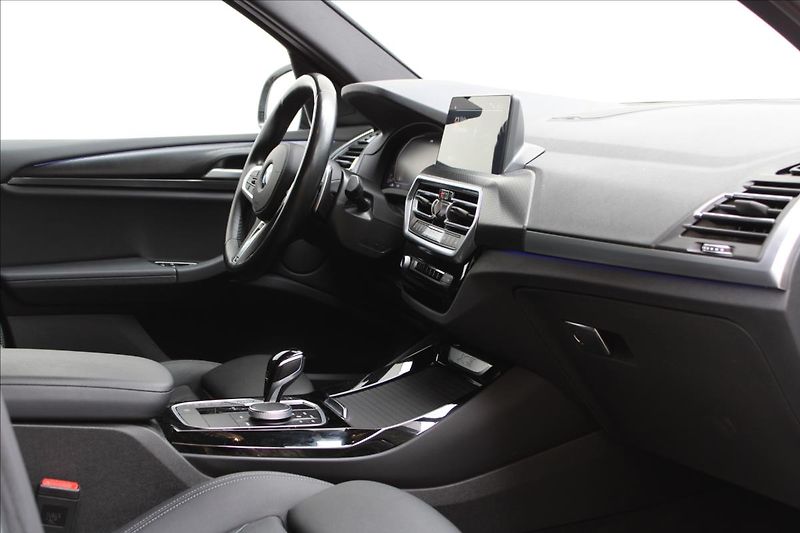 BMW X3 20d xDrive/M-Paket/Tažné - fotka 24 z 39
