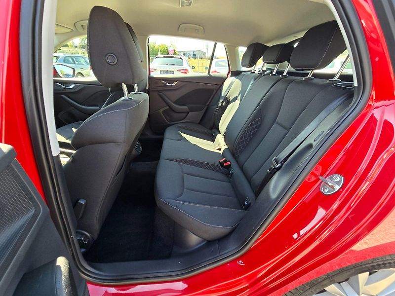Škoda Scala (2019) 1.0 TSi 85kw Style - fotka 12 z 23