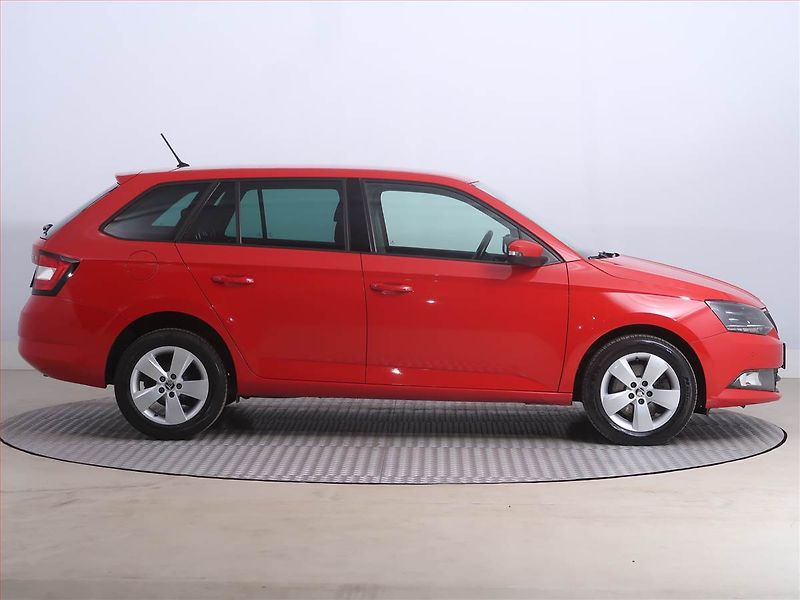 Škoda Fabia (2015) Style 1.2 TSI, Automat - fotka 6 z 21