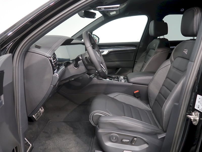 Volkswagen Touareg (2026) R-LINE V6 3,0TDI 170 KW 4MOTIO - fotka 13 z 42