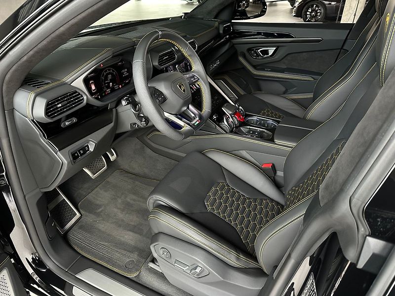 Lamborghini Urus Novitec Wide Body Kit, Masáž - fotka 20 z 51