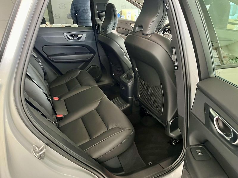 Volvo XC60 T6 AWD Recharge Inscripion - fotka 15 z 27