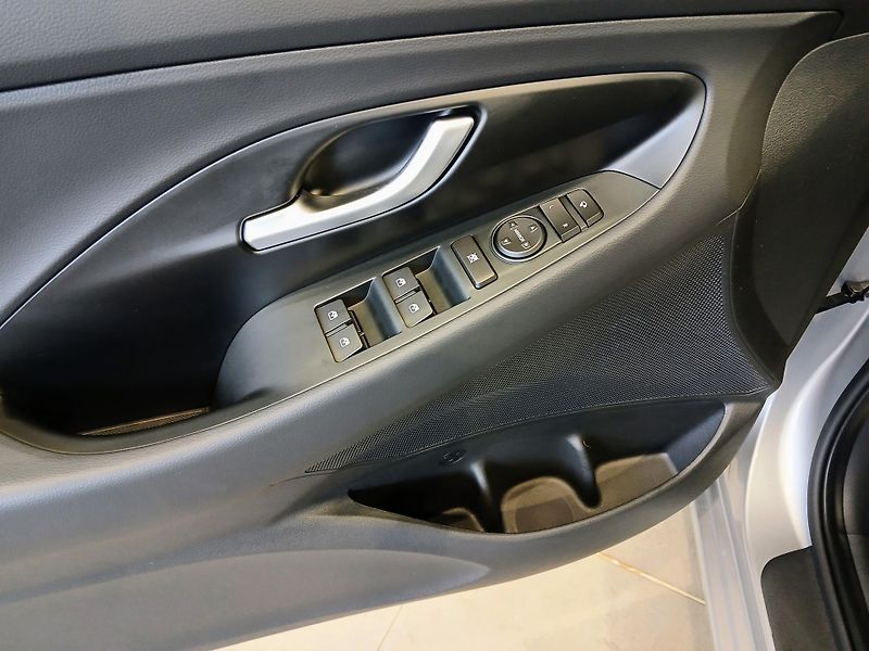 Hyundai i30 (2026) 1.0 T-GDI GO Czech! - fotka 16 z 18