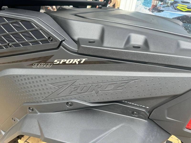 CFMOTO (2025) Gladiator Z950 Sport - fotka 6 z 8