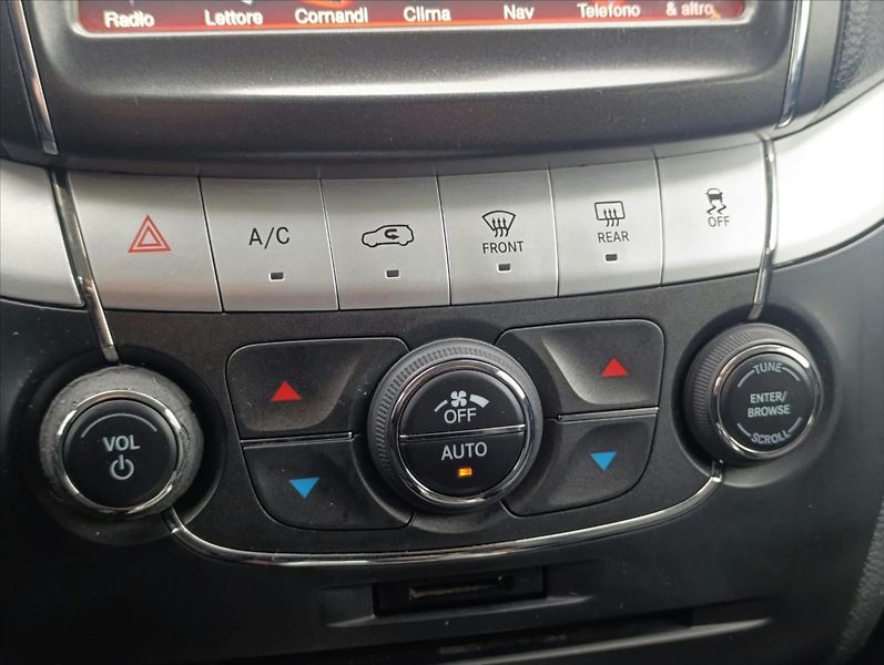 Fiat Freemont 2,0 MJT 4x4 7Míst AUTOMAT Navi - fotka 20 z 44