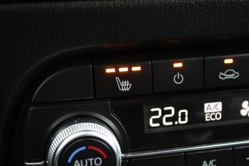 Mazda CX-5 2,5 i  1MAJ,A/T,4x4,REVOLUTION - fotka 18 z 47