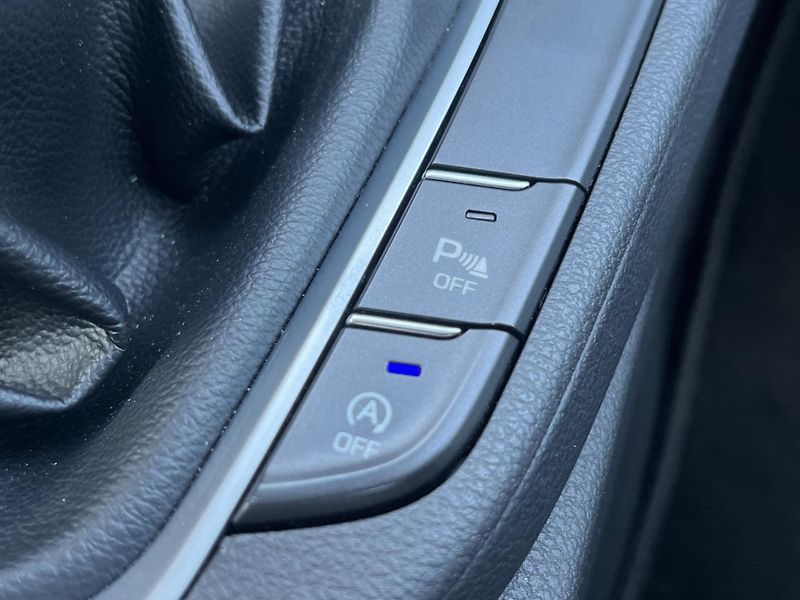 Hyundai i30 (2018) TRIKOLOR COMFORT 1.0 T-GDi 88k - fotka 16 z 22