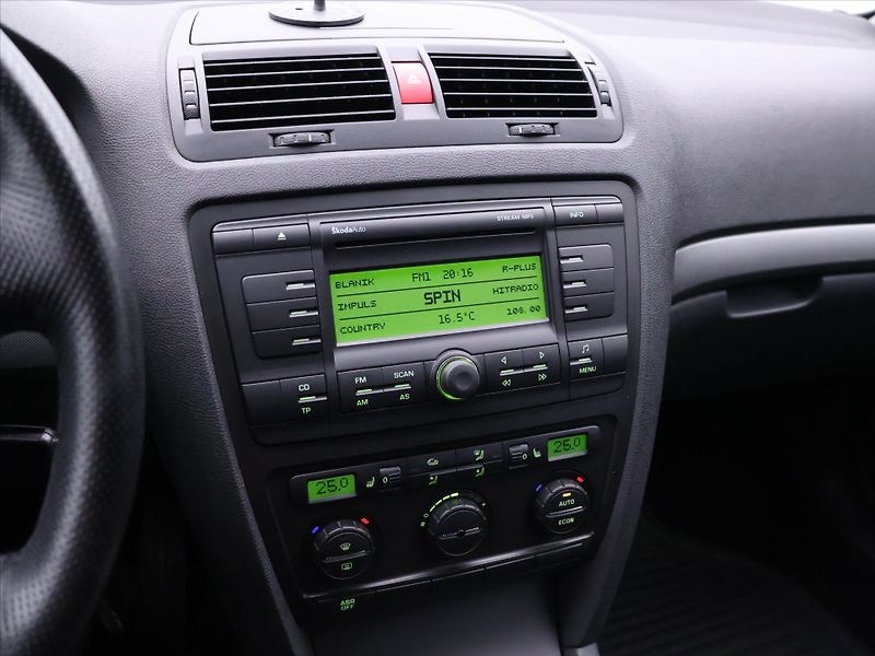 Škoda Octavia 1,9 TDI Serv.Kniha STK 04/28 - fotka 17 z 28
