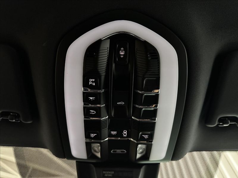Porsche Macan T CHRONO PASM PANO MATRIX LED - fotka 32 z 49
