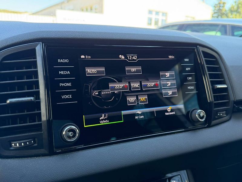 Škoda Karoq SportLine 2,0TDI 110 kW 7° DSG - fotka 23 z 42