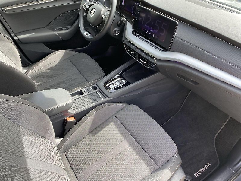 Škoda Octavia (2023) Combi 2.0 TDI DSG Style - fotka 9 z 37