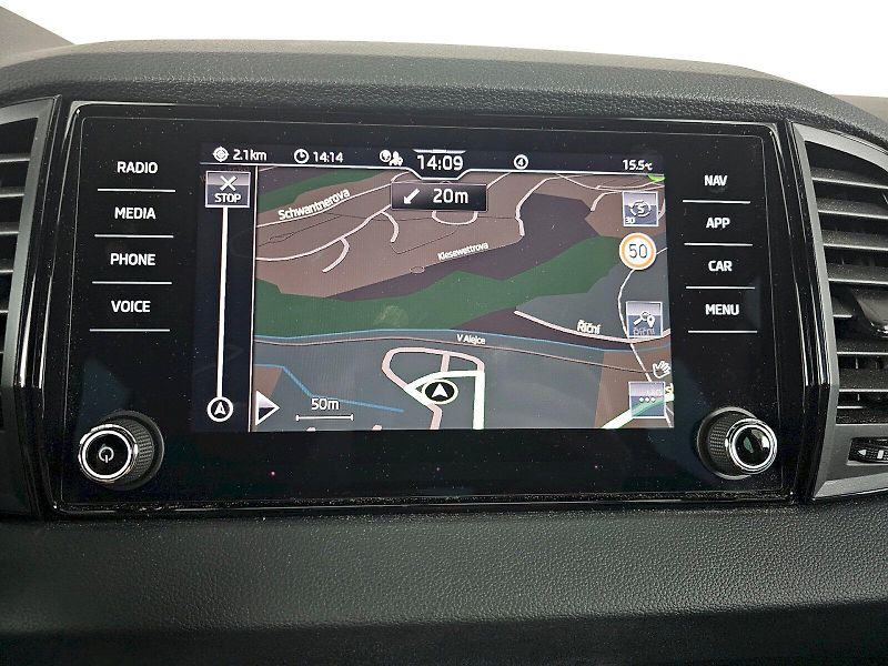Škoda Karoq (2025) 1.5TSi 110kW SPORTLINE TAŽNÉ - fotka 9 z 30