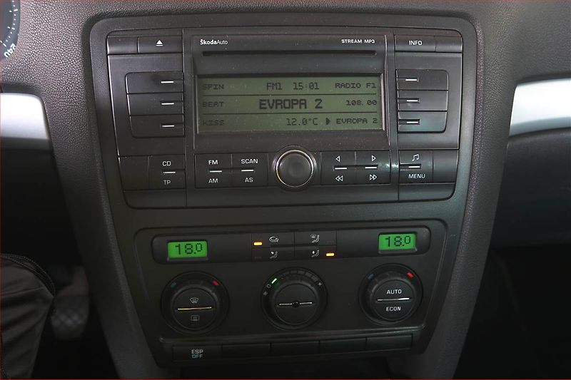 Škoda Octavia (2009) 1.9 TDI, po STK, Tažné - fotka 12 z 14