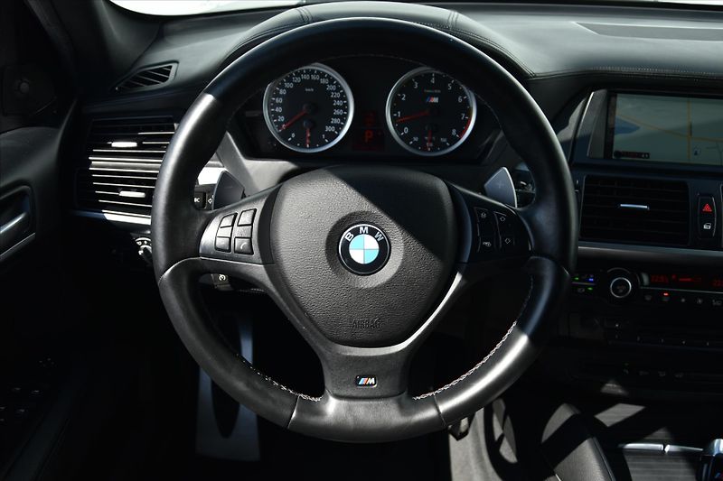 BMW X6 4.4 xDrive 408kW M. 74000KM ČR - fotka 14 z 28