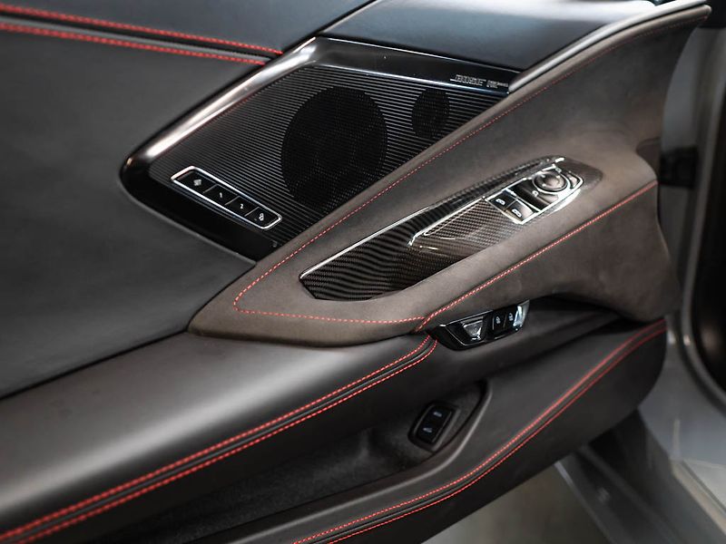 Chevrolet Corvette (2024) 6.2 Stingray C8 3LT Z51 Coupe - fotka 17 z 39