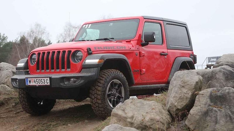 Ve standardním provedení umí nový Wrangler projet až 76 cm hluboký brod. Jednoduchým zvýšením sání z něj ale uděláte ponorku.