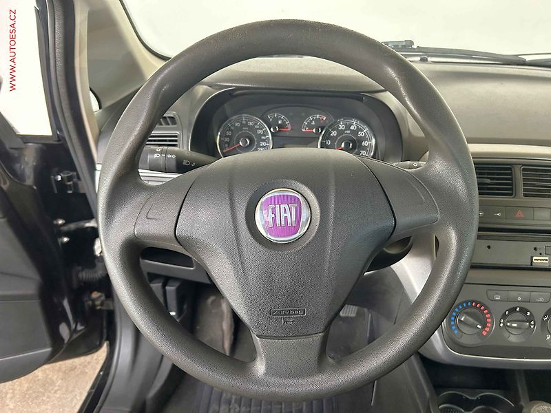 Fiat Punto (2009) 1.4i - fotka 13 z 13