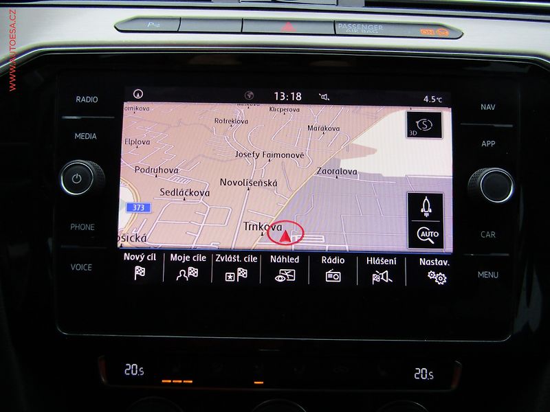 Volkswagen Passat (2018) 2.0TDi, Highline, DSG, LED - fotka 13 z 21