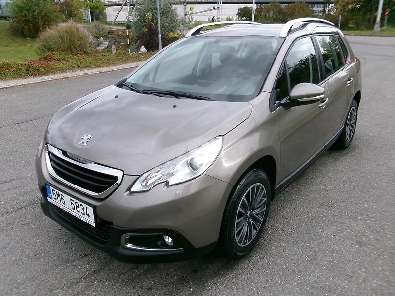 Peugeot 2008 (2015) 1.2i 81kW KOUPENO ČR,1.MAJITEL - fotka 1 z 15