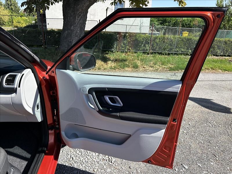 Škoda Fabia 1,6 i Automat  Klima, nová STK - fotka 29 z 50