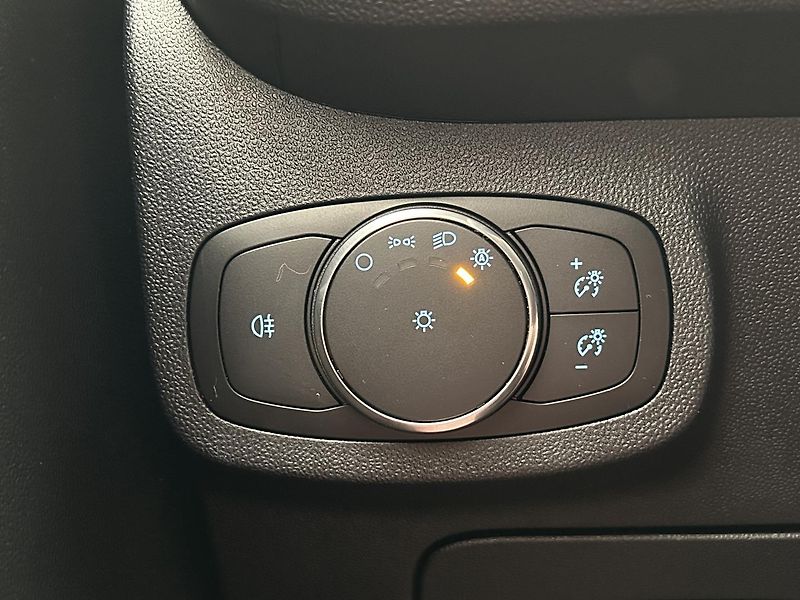 Ford Fiesta 1.0 l Active Ecoboost - fotka 13 z 26