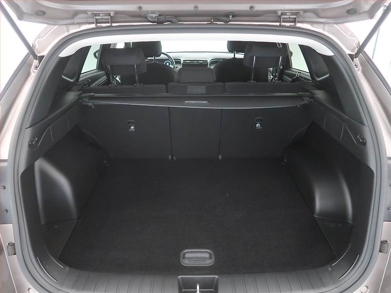 Hyundai Tucson (2021) 1.6 T-GDI HEV - fotka 14 z 18