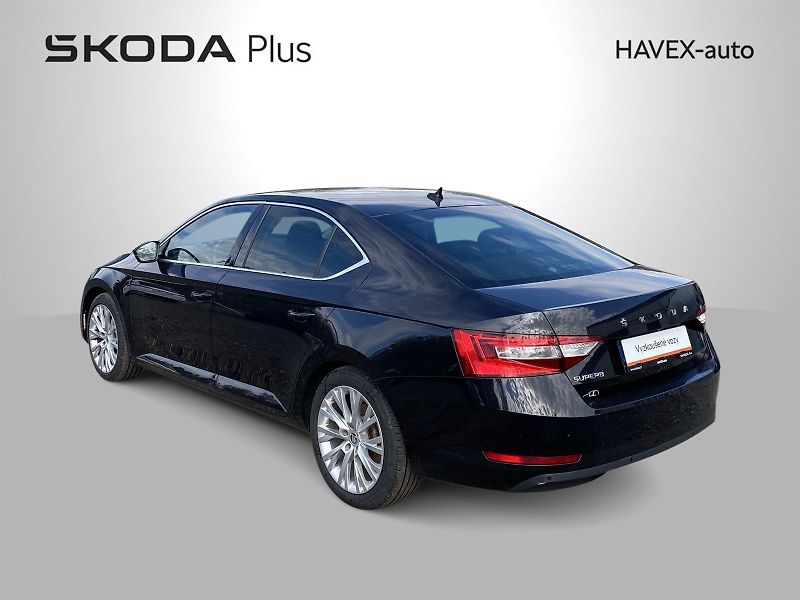 Škoda Superb (2021) 1.5 TSI Style - fotka 37 z 38