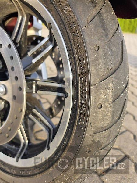 Harley-Davidson FLHTK Electra Glide Ultra Limited 1690 (2017) - fotka 12 z 22