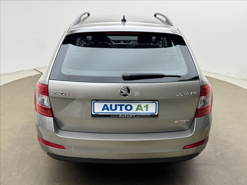 Škoda Octavia 1,6 TDi 6ST. MAN. NAVI SENZORY - fotka 5 z 33