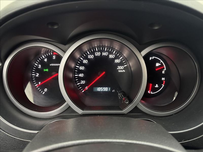 Suzuki Grand Vitara 1,9 4X4 TAŽNÉ CZ VELKÝ SERVIS - fotka 10 z 26
