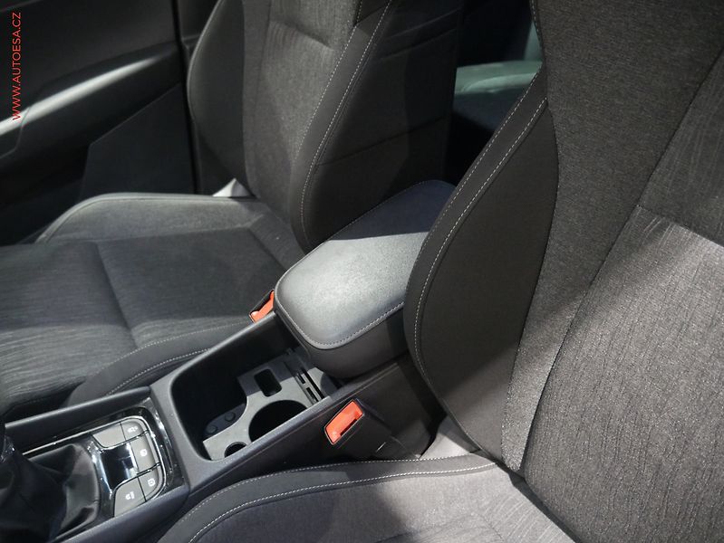 Škoda Karoq (2018) 1.5 TSi, ČR, LED, AC - fotka 22 z 24
