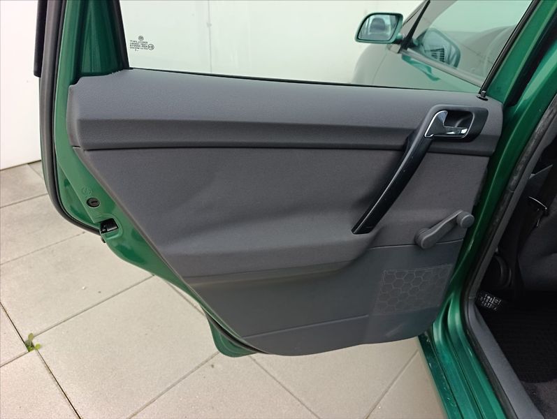 Volkswagen Polo 1,2 Klimatizace koup. v ČR - fotka 18 z 26