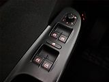 Volkswagen Passat (2009) 2.0 TDI, po STK, rezervace - náhled 15