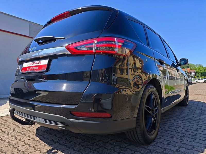 Ford S-MAX (2015) 2.0 TDCI 110kW NAVI 7 míst - fotka 37 z 42