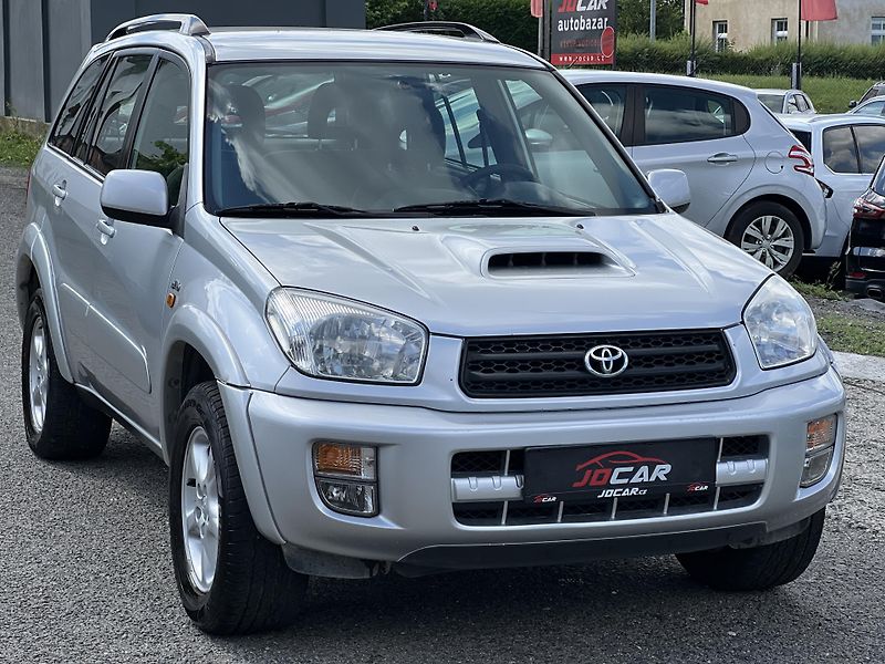 Toyota RAV4 2.0 D-4D 4x4 KLIMATIZACE ALU  - fotka 3 z 33