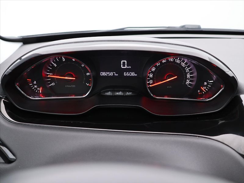 Peugeot 208 1,2 PT 60kW Klima CZ LPG - fotka 14 z 26