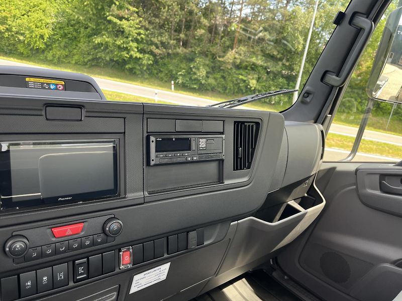 Isuzu M30 (2026) 7,5t 3,0L 150k A/T hák. nosič - fotka 19 z 44