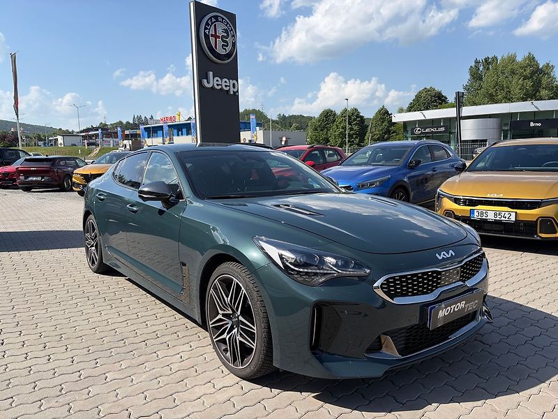 Kia Stinger 3.3 V6 T-GDI 4WD GT - fotka 2 z 8