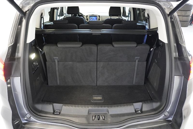 Ford S-MAX  2.0 140 kW TITANIUM 7 míst - fotka 25 z 32