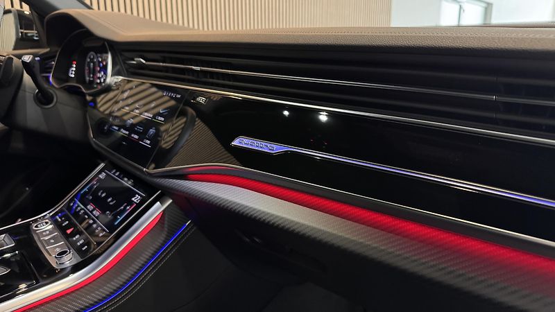 Audi Q8 50 TDI B&O Laser Carbon OLED - fotka 25 z 39