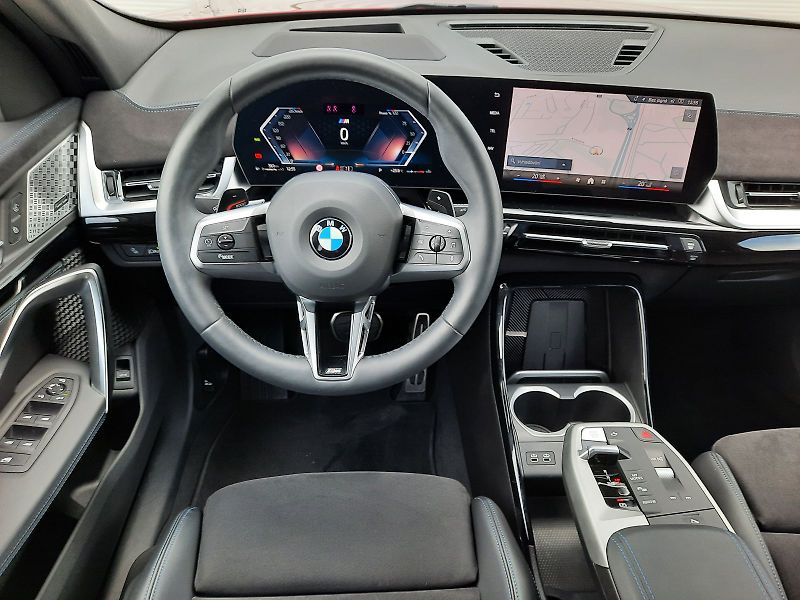 BMW X2 (2025) xDrive 20d M Sport - fotka 12 z 16