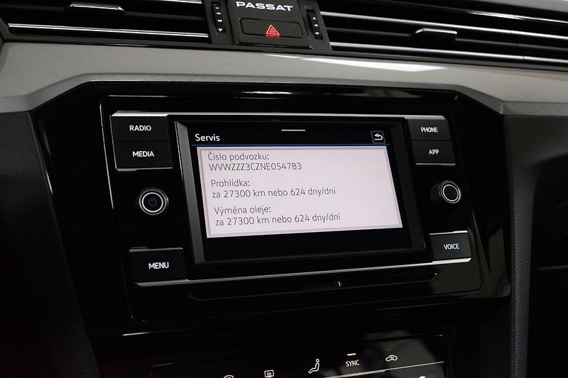 Volkswagen Passat TDI 110kW BUSINESS*2xPNEU*ČR 1 - fotka 30 z 39
