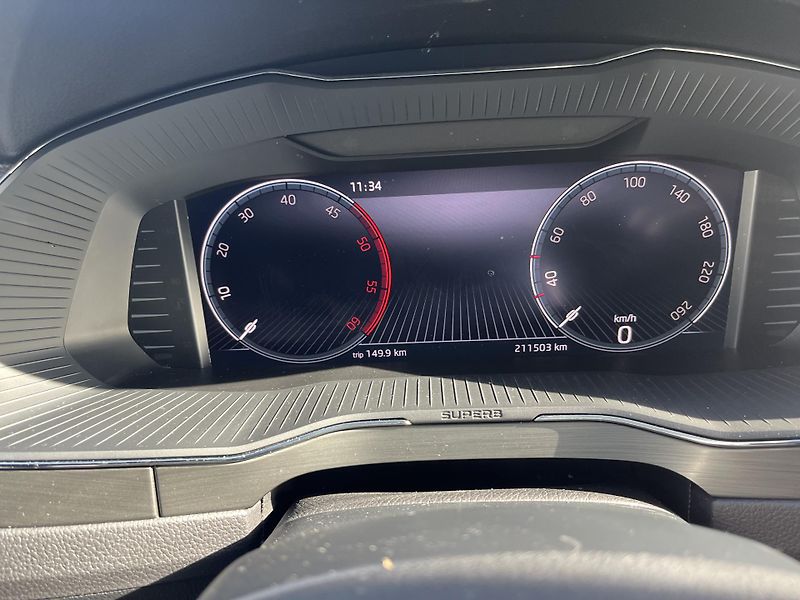 Škoda Superb (2022) 2,0 TDi 110 Kw DSG AMBIENTE + - fotka 13 z 18
