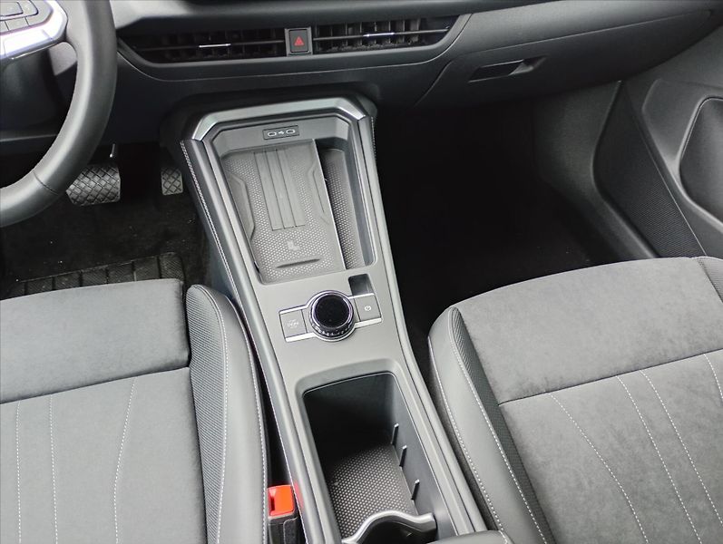 Volkswagen T-Roc (2025) 1,5 eTSI 110 kW 7DSG  Style - fotka 14 z 16