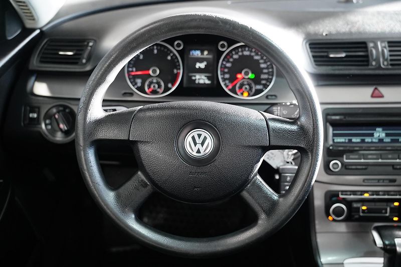 Volkswagen Passat - fotka 14 z 21