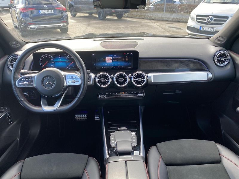 Mercedes-Benz GLB 200d 4M AMG - fotka 9 z 26