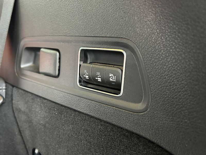 Mercedes-Benz GLS 450d 4MATIC AMG Premium Plus - fotka 39 z 42