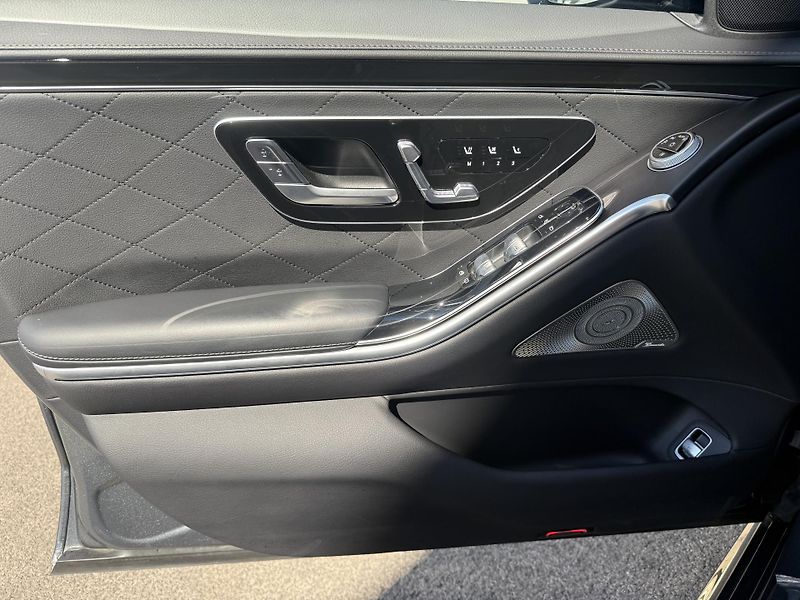 Mercedes-Benz Třídy S (2024) S 450d 4MATIC Long - fotka 33 z 43