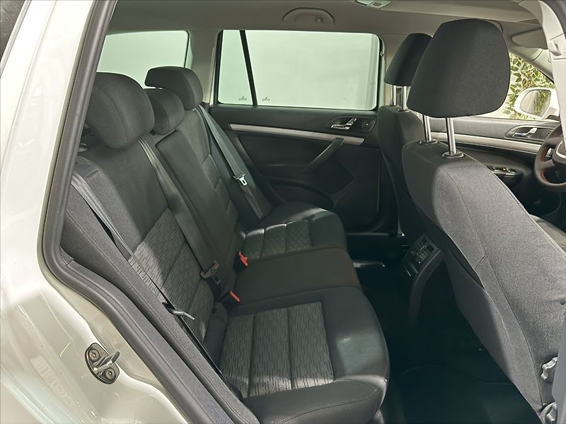 Škoda Octavia 1,4   TSI 90KW REZERVACE - fotka 19 z 29